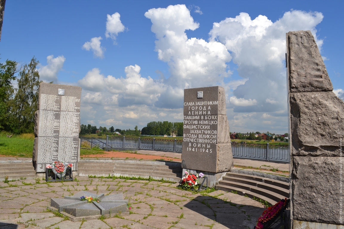 Мемориал вов архив. Корчмино мемориал. Корчмино воинское захоронение. Корчмино Понтонный. Братская могила Корчмино.